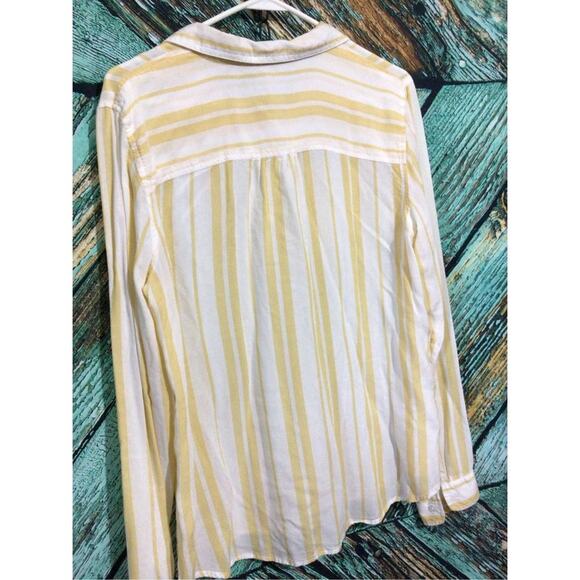 Maurice’s Size Large Gold & White Buttons Up Shirt 🍓🍇 - Picture 8 of 12